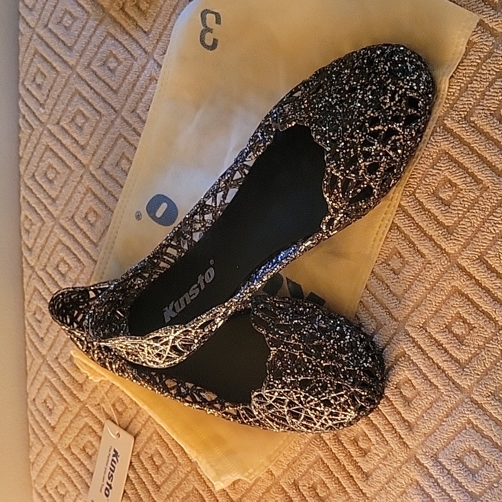 Birdnest sparkly jelly shoes